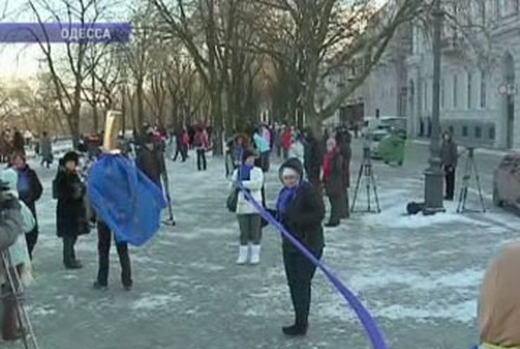 В Одессе показали шарф длиной в полкилометра