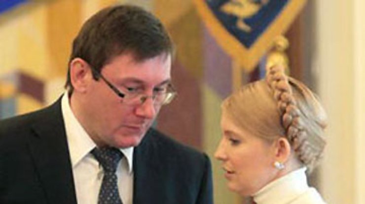 Тимошенко оставит Луценко и.о. главы МВД