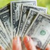 Житель США нашел в своей новой машине 200 тысяч долларов