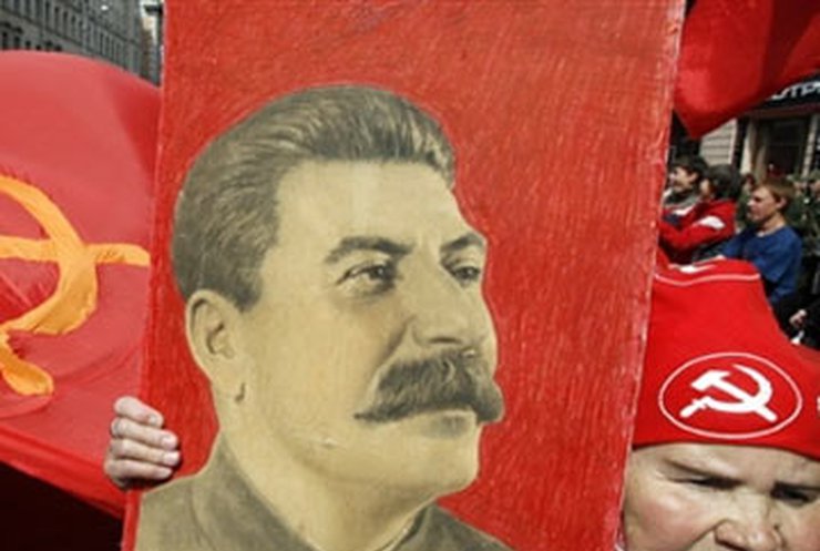 Внук Сталина требует доказательств виновности деда в Голодоморе