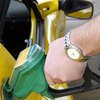 АМКУ требует понизить цены на горючее