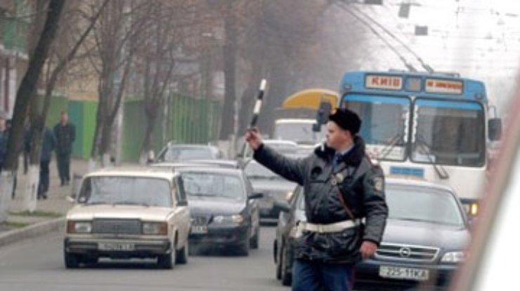 У российских автоинспекторов могут появиться жезлы с электрошокером