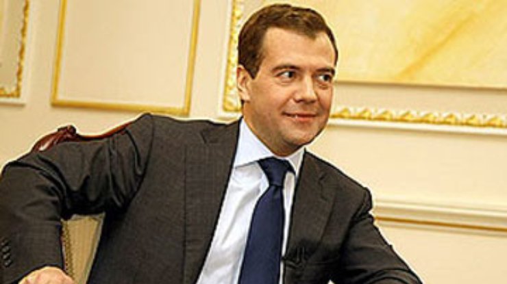 Медведев поздравил Януковича с успехом