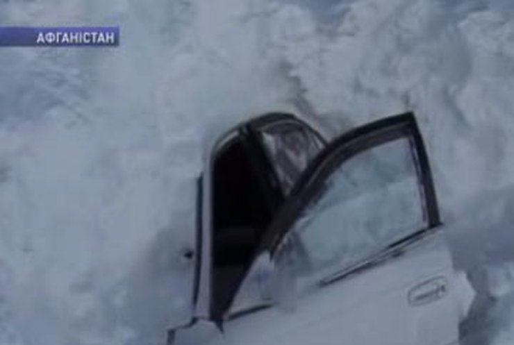 В Афганистане 200 машин накрыло снежной лавиной: 160 погибших