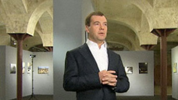 Президент "убил" в Медведеве фотографа