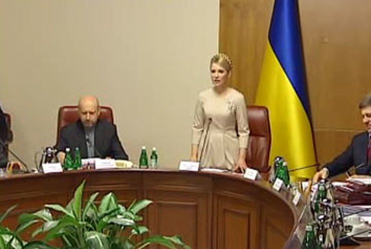 Тимошенко "уколола" Януковича и отказалась общаться с журналистами