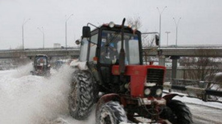 Киевские дороги будут чистить круглосуточно