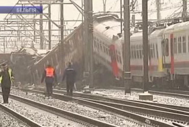 Из вагонов столкнувшихся в Бельгии поездов извлечено 18 тел