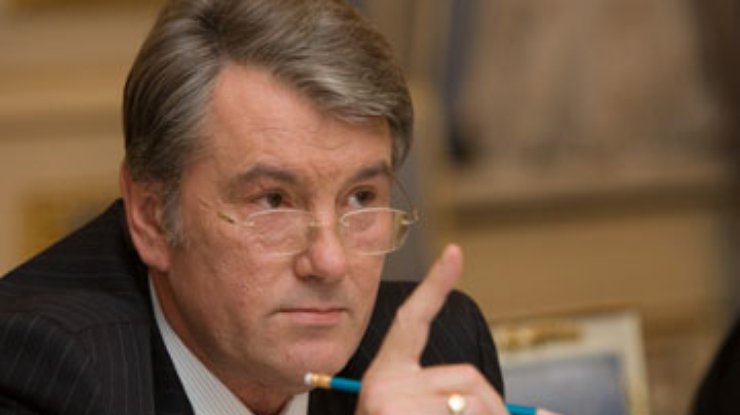 Ющенко: Янукович взял курс на "подчиненную" политику
