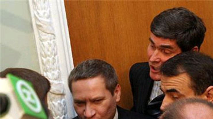 "Регионалы" не собираются пускать Тимошенко в суд