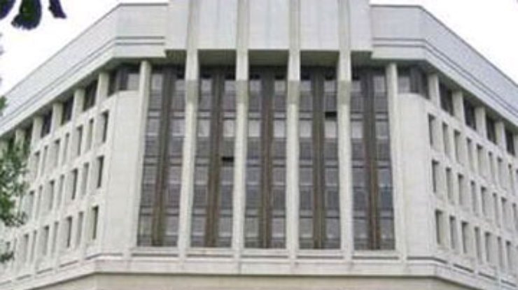 Крым требует от Януковича отобрать у Бандеры звание Героя