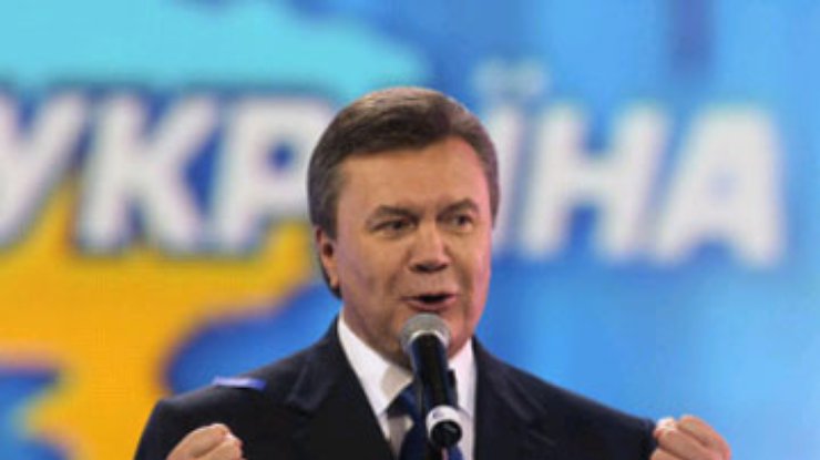 Янукович не спешит за границу - в стране "полный хаос"