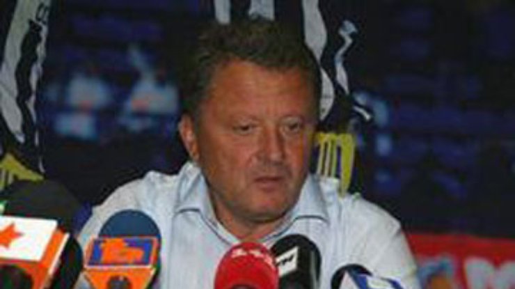 Главного тренера сборной Украины не пустили на товарищеский матч "Карпат"