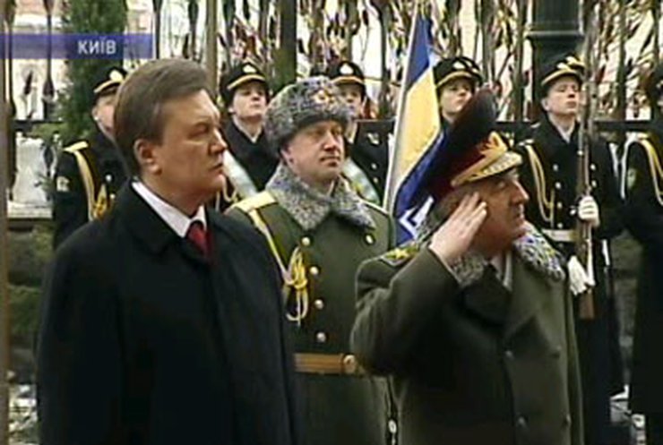 Янукович прибыл на Банковую