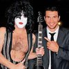 Группа KISS подарила Кличко разбитую гитару