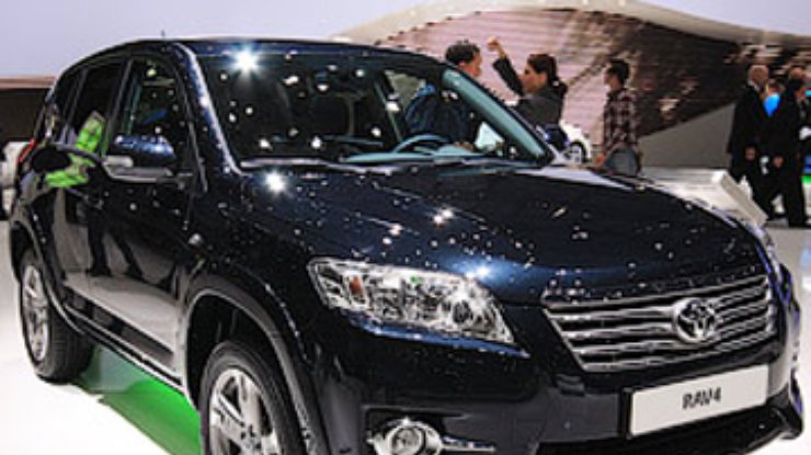 Toyota представила в Женеве обновленный кроссовер RAV4