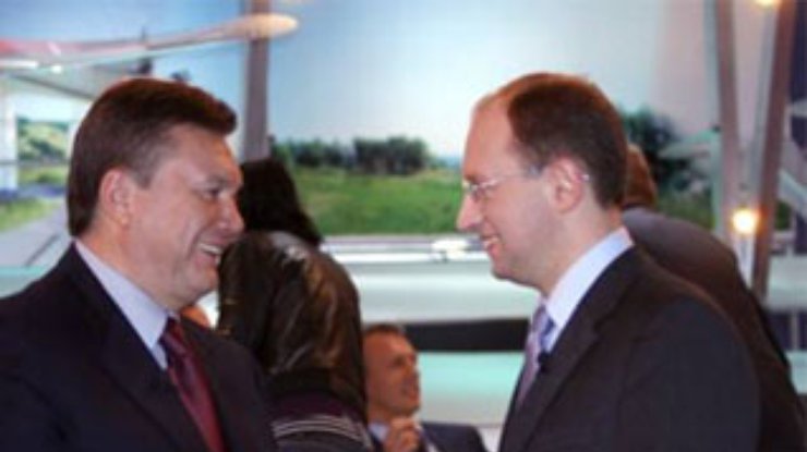 Яценюк предложил Януковичу временную коалицию