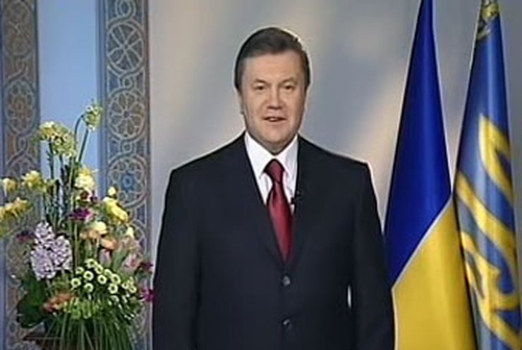 Президент поздравил украинок с праздником