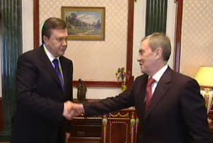 Янукович пригрозил Черновецкому