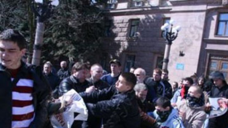В Николаеве митинг против Табачника закончился массовой дракой