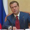 Медведев обещает "продолжать линию на подавление террора"