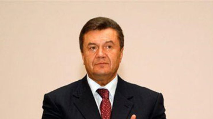 Завтра Януковичу урежут зарплату