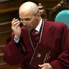 Глава КС вступился за "тушек": Депутаты присягают народу, а не фракции