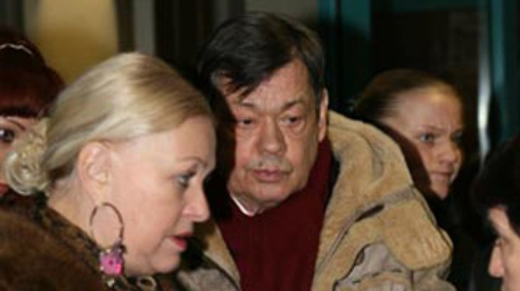 Николай Караченцов лег в больницу вместе с женой