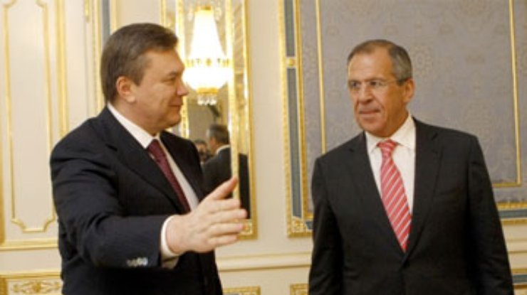 Янукович рассказал Лаврову об "амбициозной задаче" для Украины