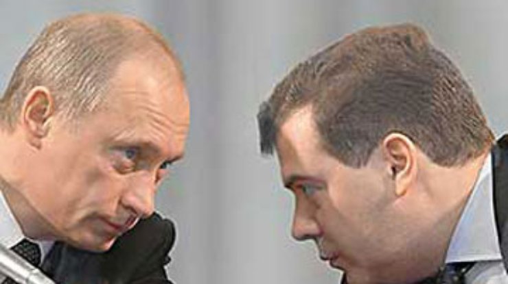 Медведев: Я главнее Путина