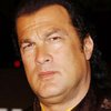 Стивена Сигала обвиняют в содержании секс-рабынь