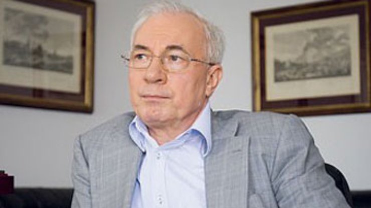 Азаров не урежет пенсии работающим пенсионерам