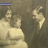 Британцам показали уникальные фото королевы в детстве