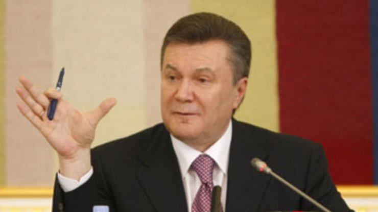 Янукович поручил зажечь Вечный огонь по всей Украине