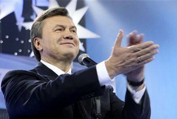 Янукович пообещал не тянуть с Европейской хартией языков