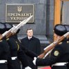 Интеллигенция просит нацию "сплотиться в кулак" против Януковича