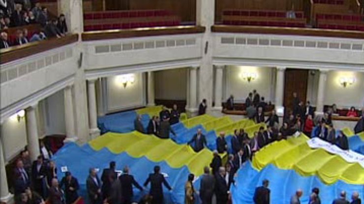 Оппозиция потребовала отчета Кабмина по грядущим "пактам" с РФ