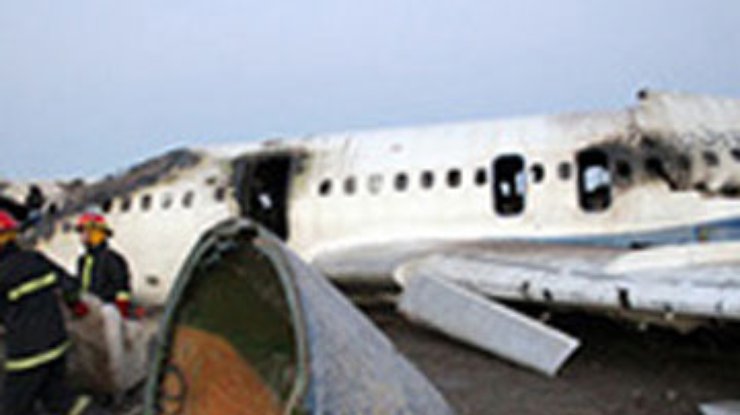 В Триполи разбился самолет, погибли 105 человек