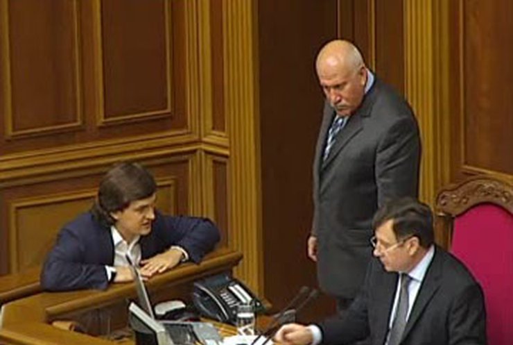 Верховная рада повысила акцизы на алкоголь, сигареты и нефтепродукты