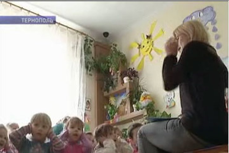 В тернопольском детсаду родители наблюдают за детьми через интернет