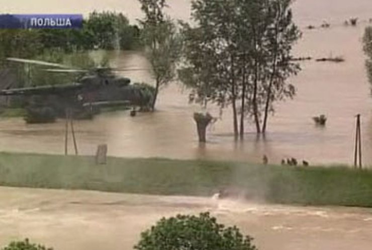 Польша продолжает борьбу со стихией