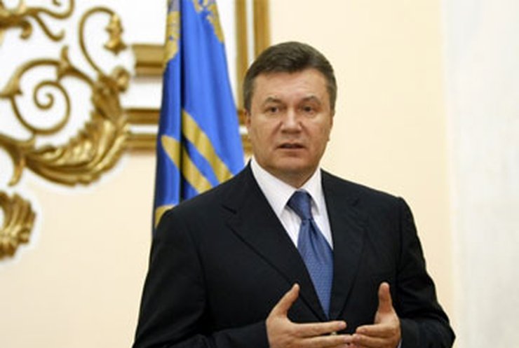 Янукович поручил НБУ обеспечить дешевые кредиты