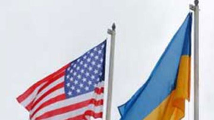 США: Отказ Януковича от НАТО не изменит отношений с Украиной