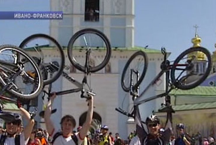 Велосипедисты Киева заявили о своих правах
