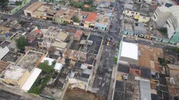 В Гватемале под землю провалилось несколько зданий