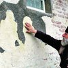 Во Львове на стене дома появилась Богородица