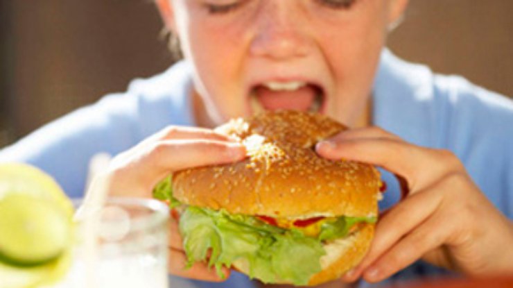 Гамбургеры могут стать причиной астмы у детей