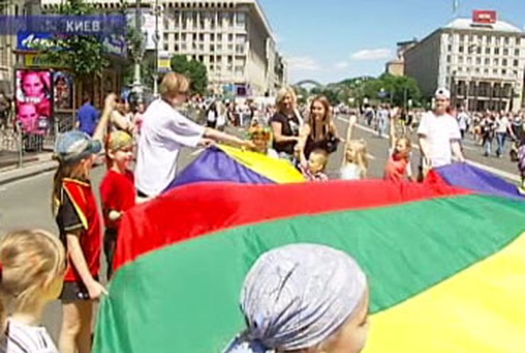 Главную улицу Киева отдали детям