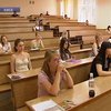 Украинские абитуриенты сдают тесты по иностранному языку