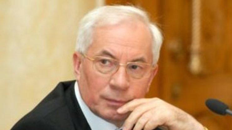 Азаров обещает сократить количество налогов